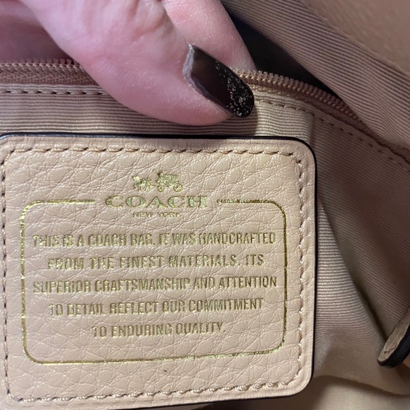 Authentic Coach 2 tone bag. - Picture 4 of 6